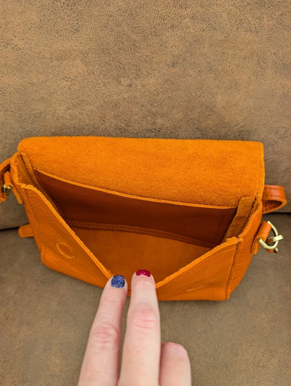 PLG Medium Metro in Koi 🎏🧡🧡 - Picture 6 of 6